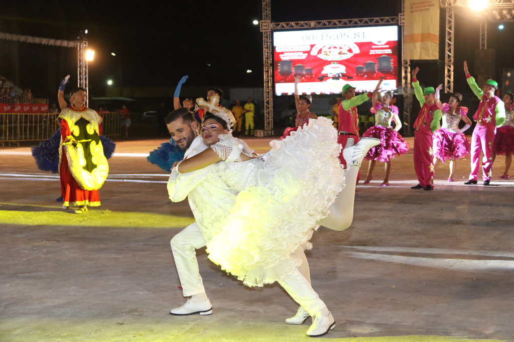 QUADRILHA ADULTA ESTRELA DO NORTE - FOTO: RONI CARVALHO - Gente de Opini&atilde;o