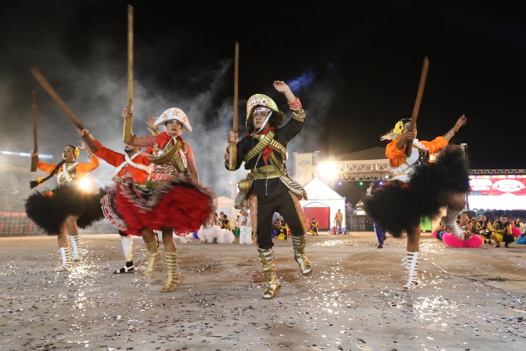 QUADRILHA ADULTA ESTRELA DO NORTE - FOTO: RONI CARVALHO - Gente de Opini&atilde;o