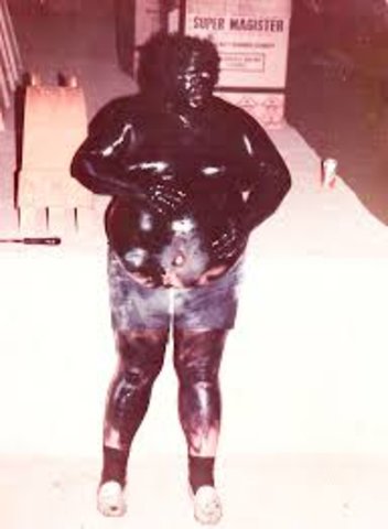 João de Deus comanda os demais cobreiros durante desfile do bloco da Cobra - Gente de Opinião