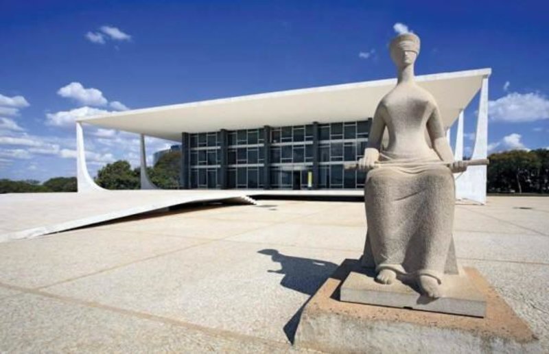 COMISSÃO APROVA: Fim do foro privilegiado para políticos e outras autoridades