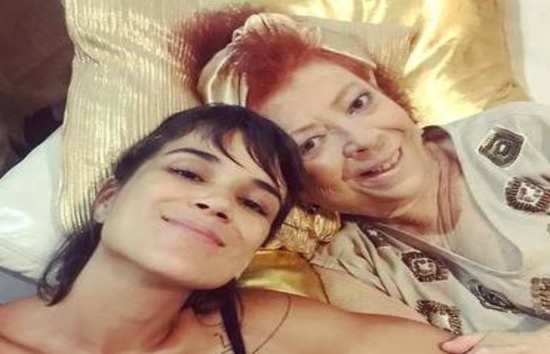 Lenha na Fogueira: Escolas de samba investem em Bailes de Carnaval - Internada, Beth Carvalho se anima com roda de samba no hospital