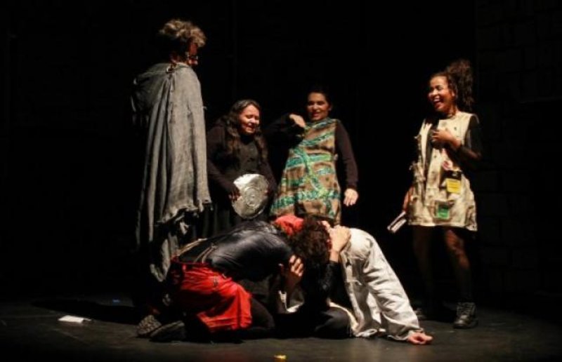 Acadêmicos da Unir apresentam espetáculo teatral "Inimigos do povo" em Minas Gerais