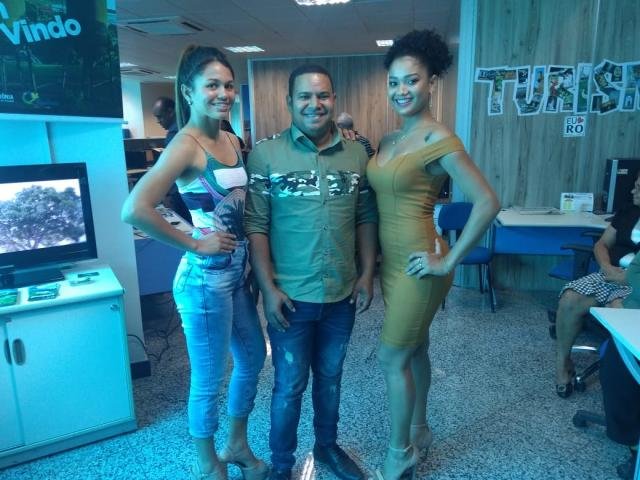 Musa do festival de Praia  de Costa Marques + Alunos da escola Castelo Branco na Oficina de Teatro - Gente de OpiniÃ£o