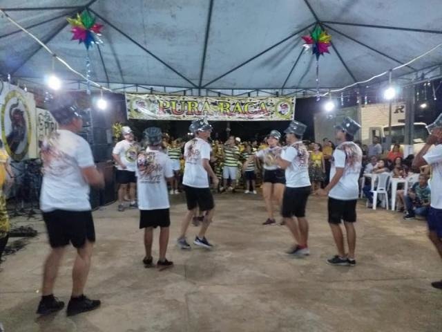 O espetacular ensaio show da escola de samba Asfaltão + A história da Banda do Vai Quem Quer na Exposição Museus da Folia - Gente de Opinião