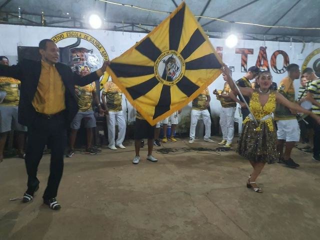 O espetacular ensaio show da escola de samba Asfaltão + A história da Banda do Vai Quem Quer na Exposição Museus da Folia - Gente de Opinião